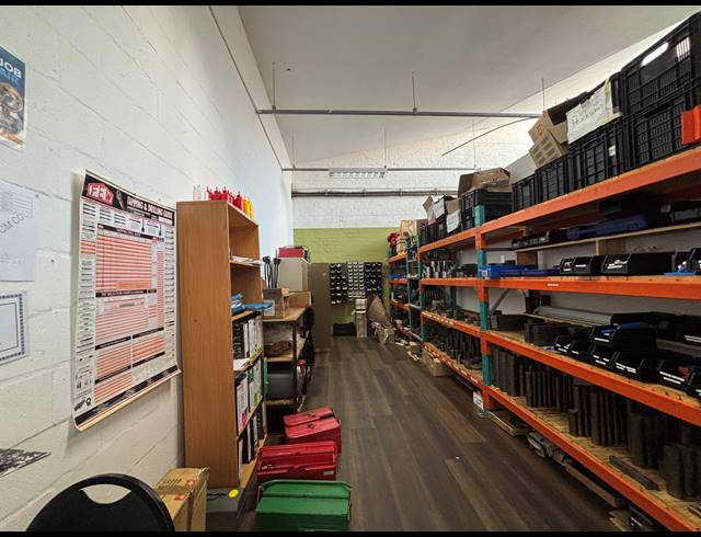 912M² WAREHOUSE TO LET IN BEACONVALE